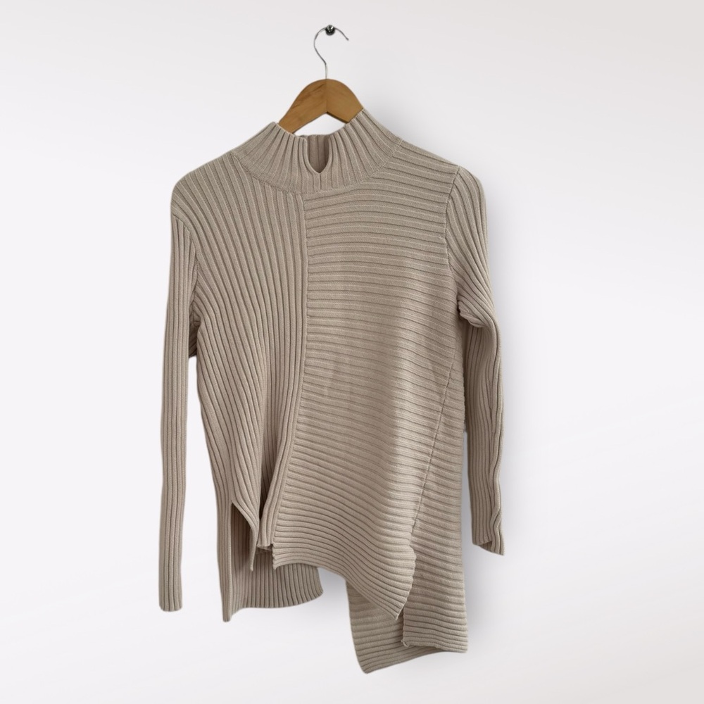 Cabi High & Low Cream Knit Long Sleeve Sweater With Fold Over Back Size Small